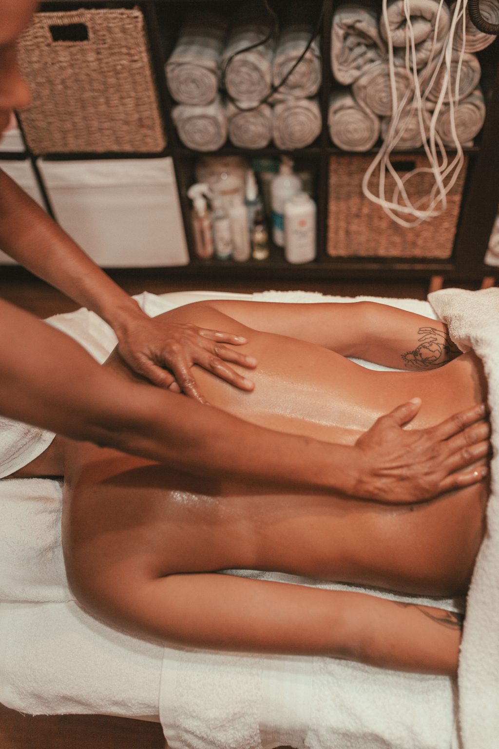 Hot Stone massage 3